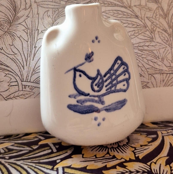Blue and White Mini Bud With A Dove Holding An Olive branch Vase - Picture 1 of 6